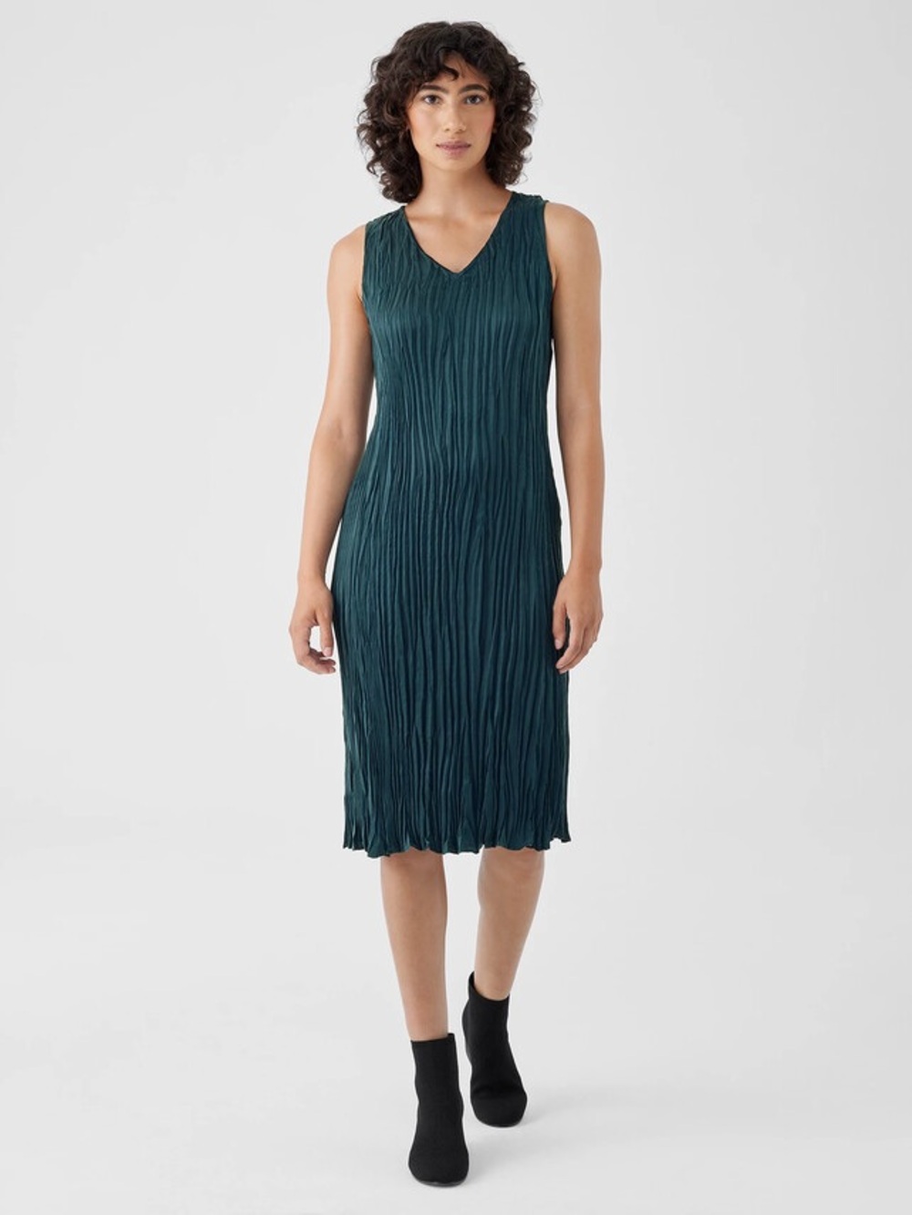 Eileen Fisher Crushed Cupro V-Neck Dress
Blue Teal
$218
Easy Fit
Small?
K/L